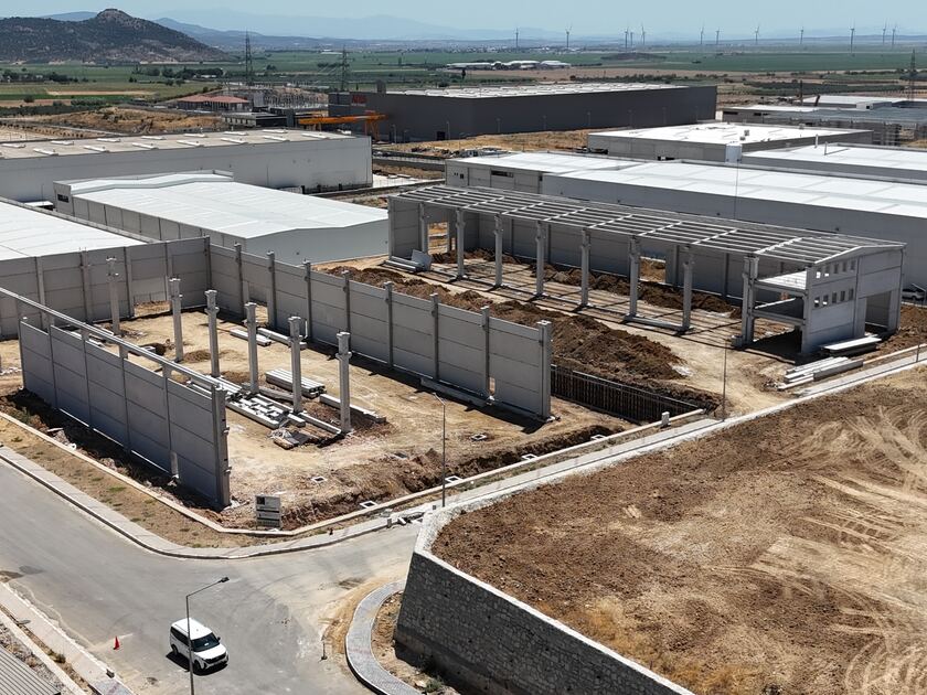 Zoom Nakliye tesisi — Bergama OSB, İzmir